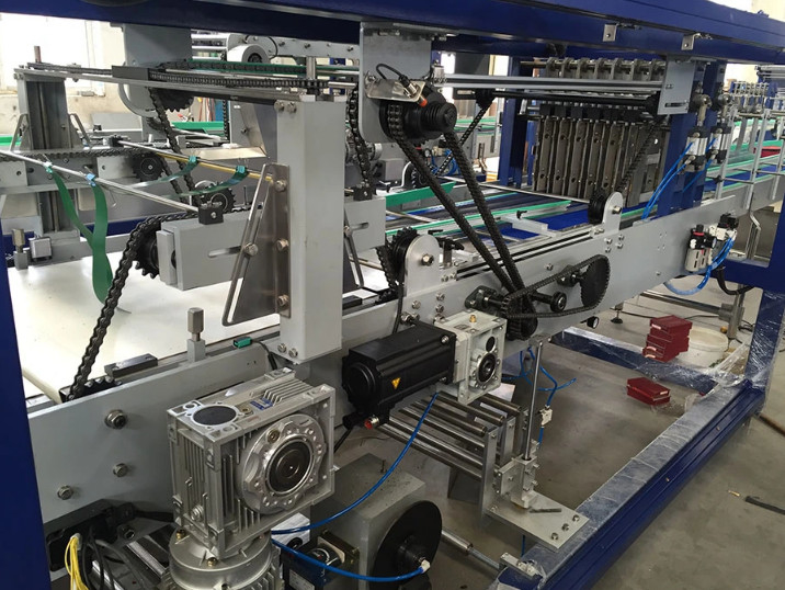 2 Liter Shrink Wrapping Machine For PET Bottle With Automatic PLC Control